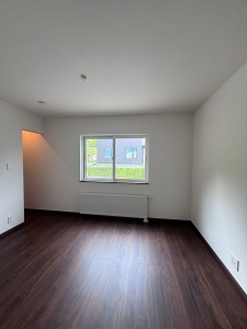   リビング横のお部屋です 